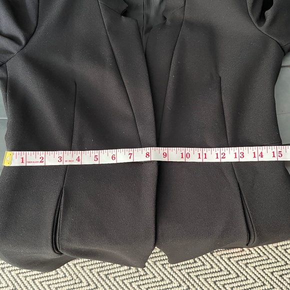 Zara (M) black, spring/fall blazer, one button, with pockets, EUC, black. - Picture 11 of 16